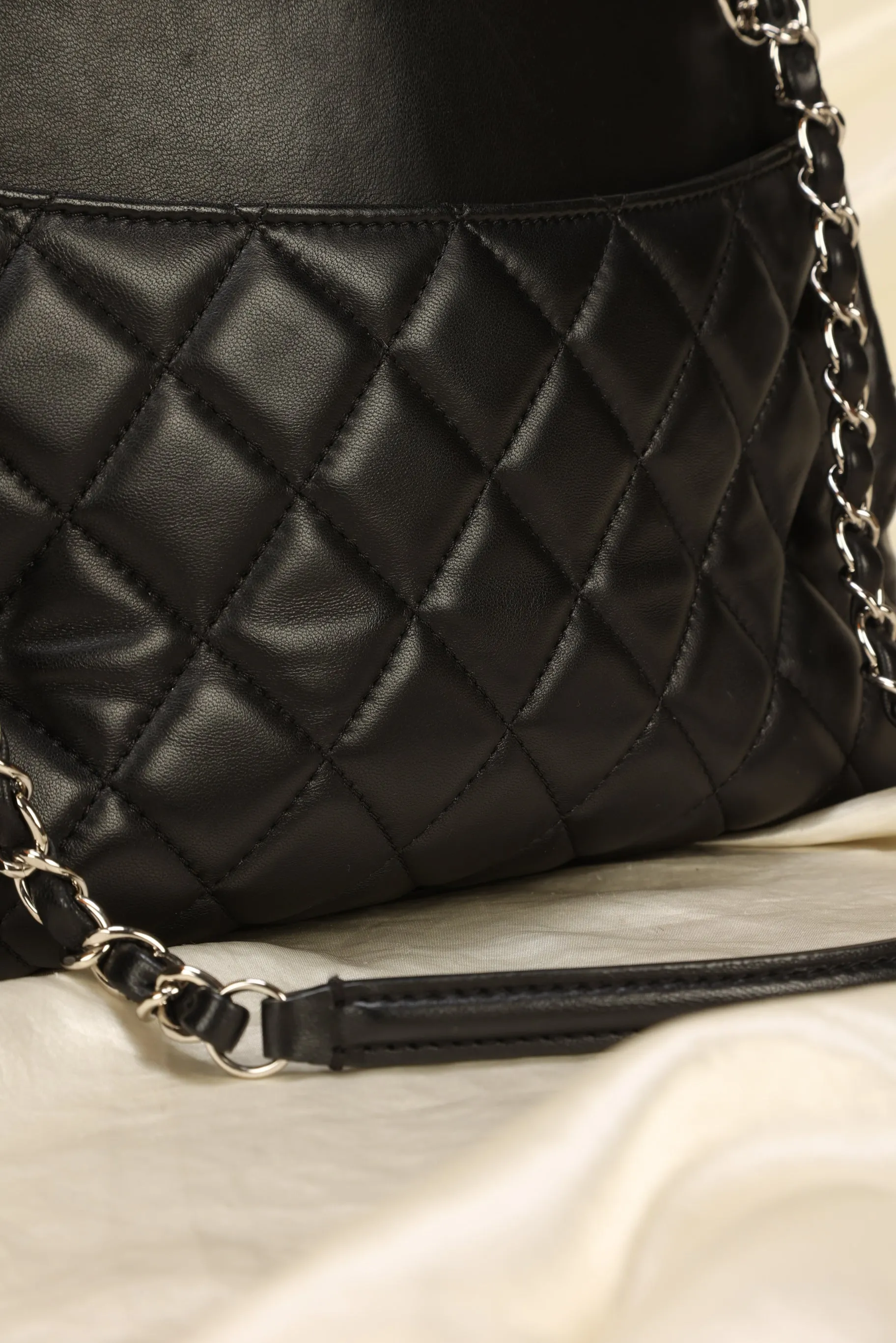 CL Lambskin Quilted Chain Tote