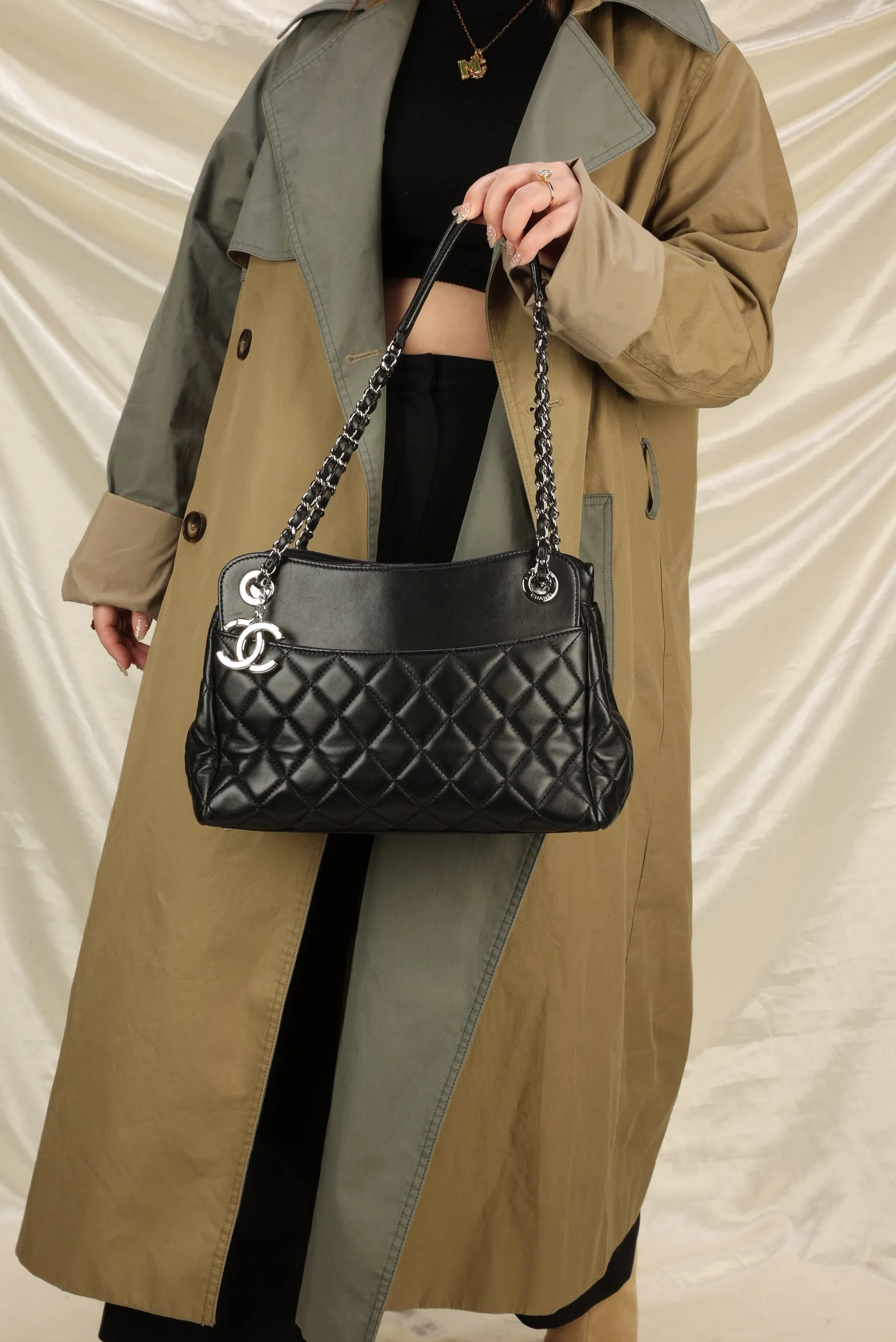 CL Lambskin Quilted Chain Tote