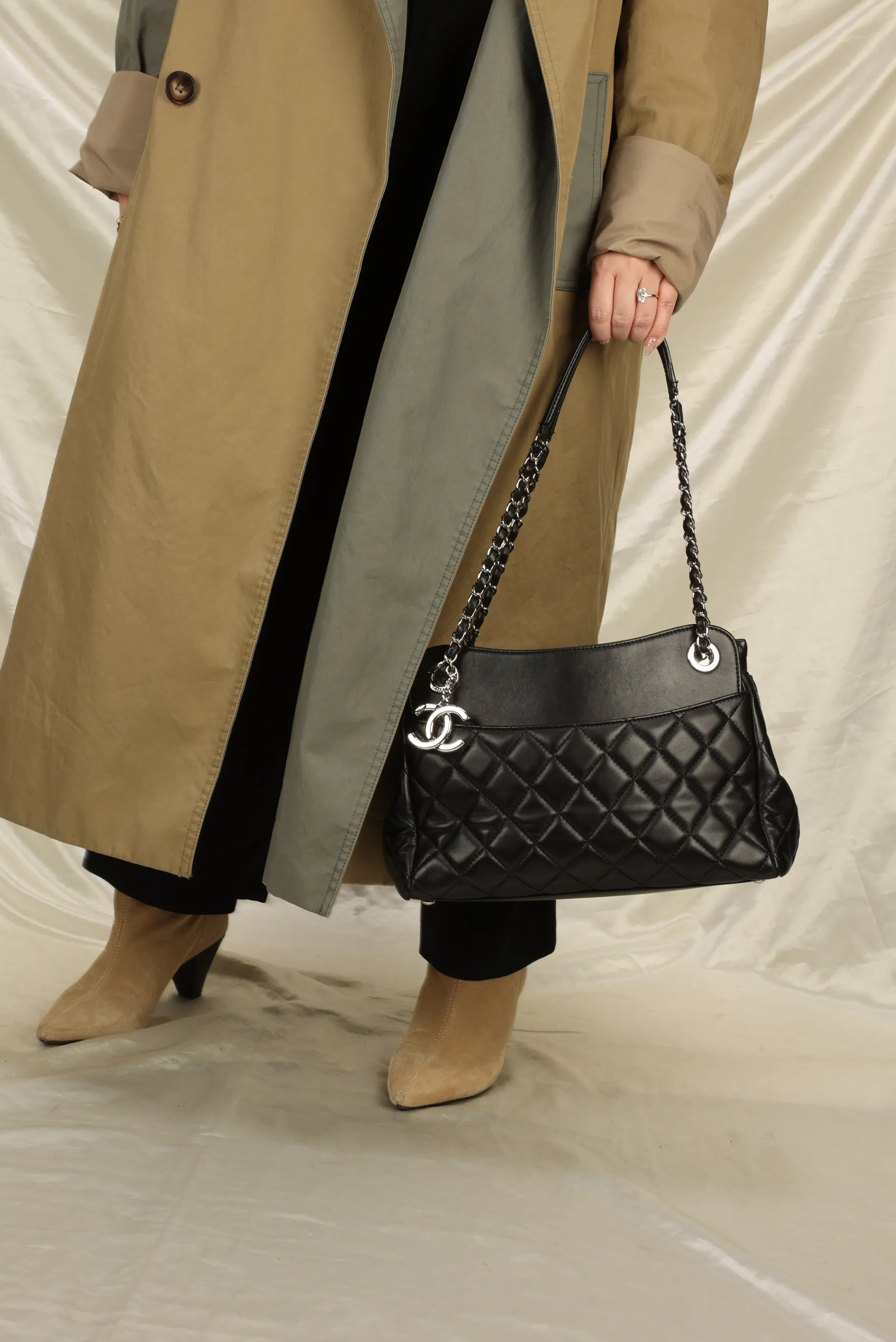 CL Lambskin Quilted Chain Tote