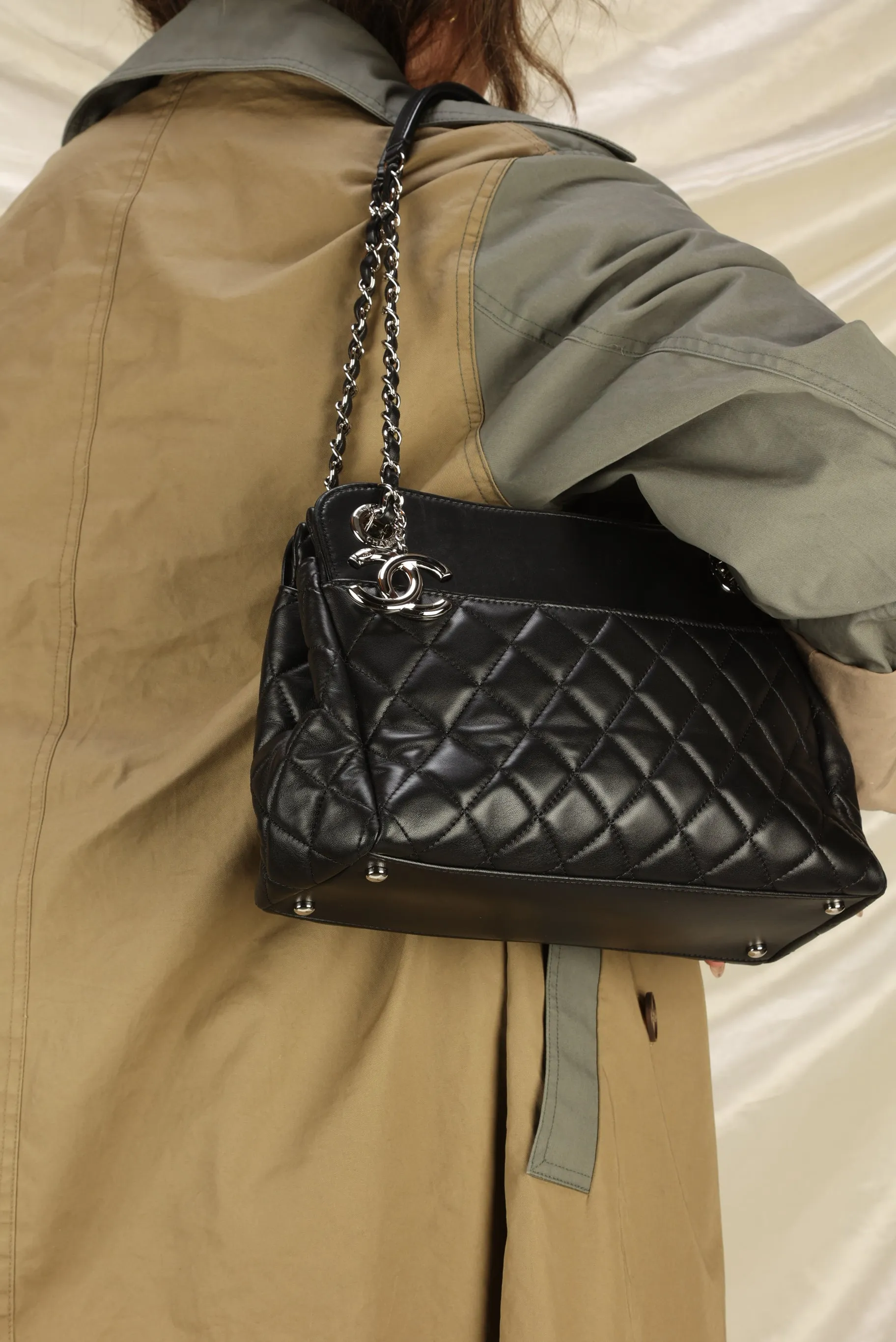 CL Lambskin Quilted Chain Tote