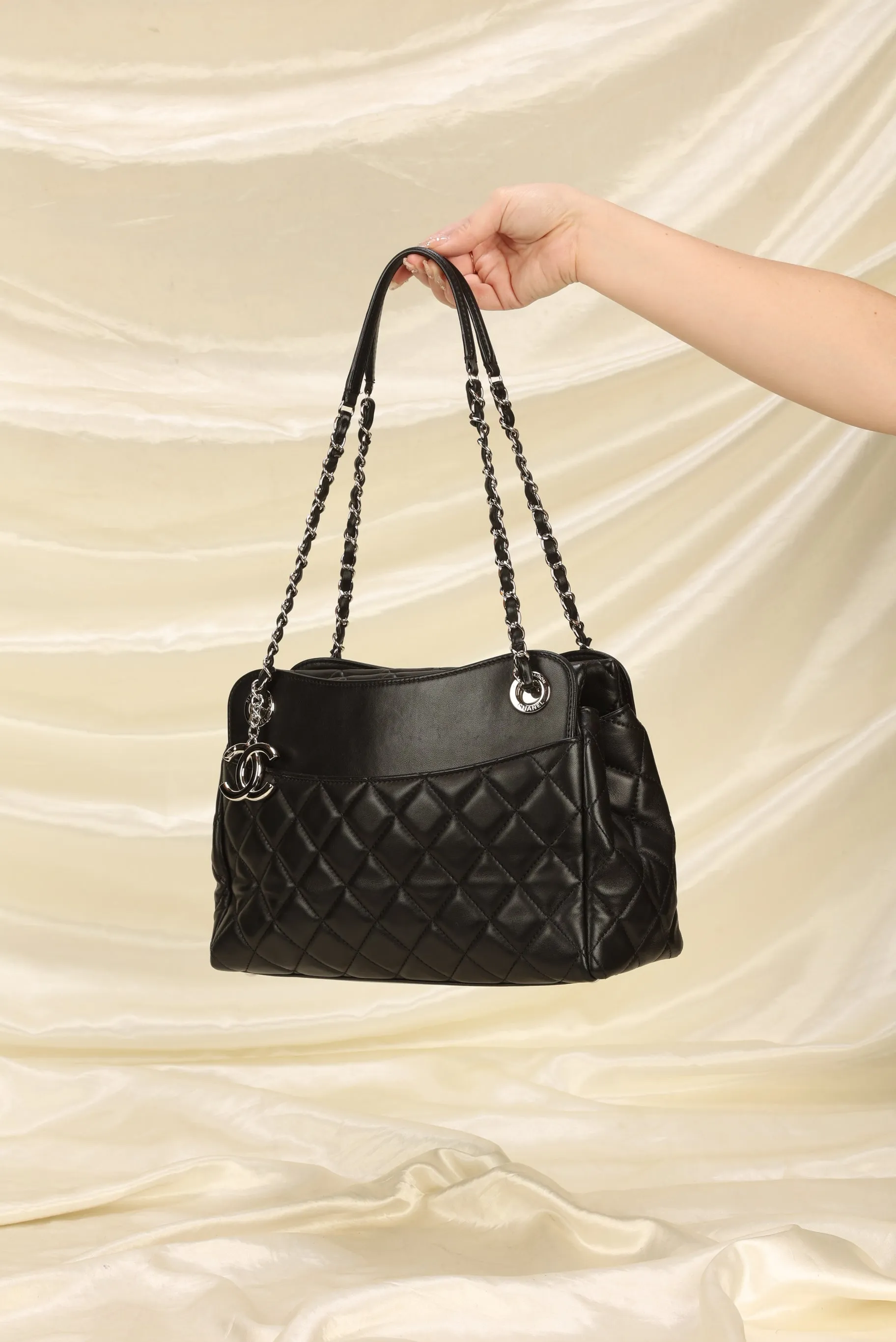 CL Lambskin Quilted Chain Tote